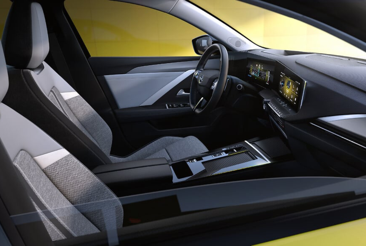 Сучасний інтер’єр Opel